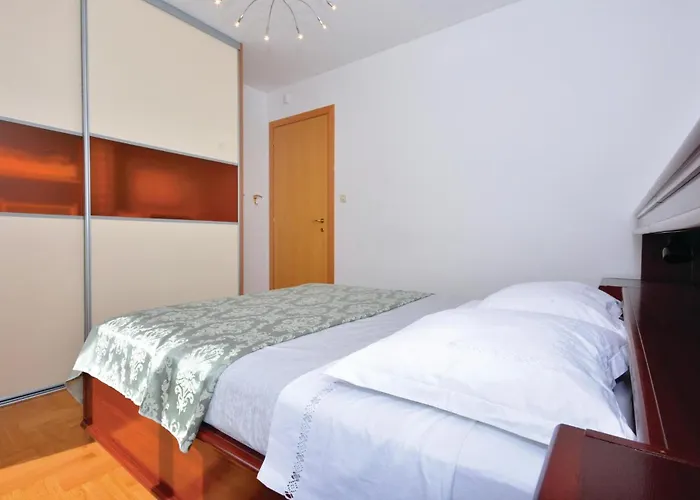 One-Bedroom Apartment Split With Sea View 02 Apartment