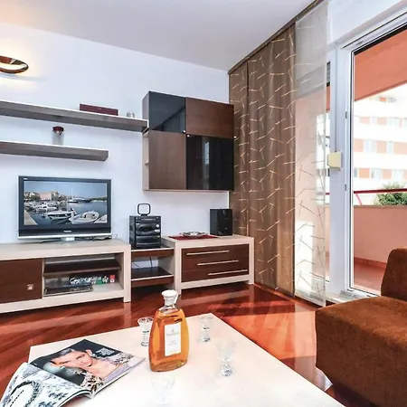 公寓 One-bedroom With Sea View 02